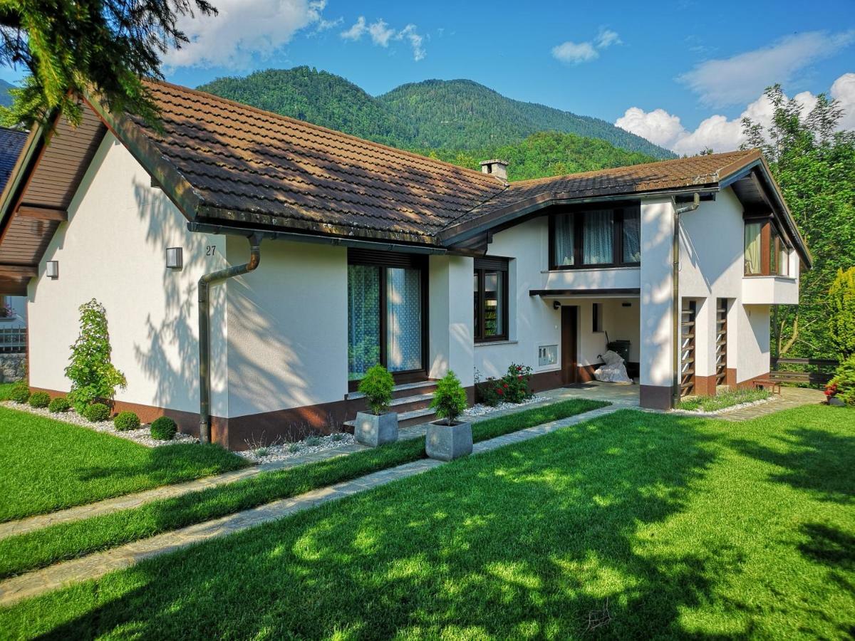 Holiday House Red Deer Preddvor Exterior photo